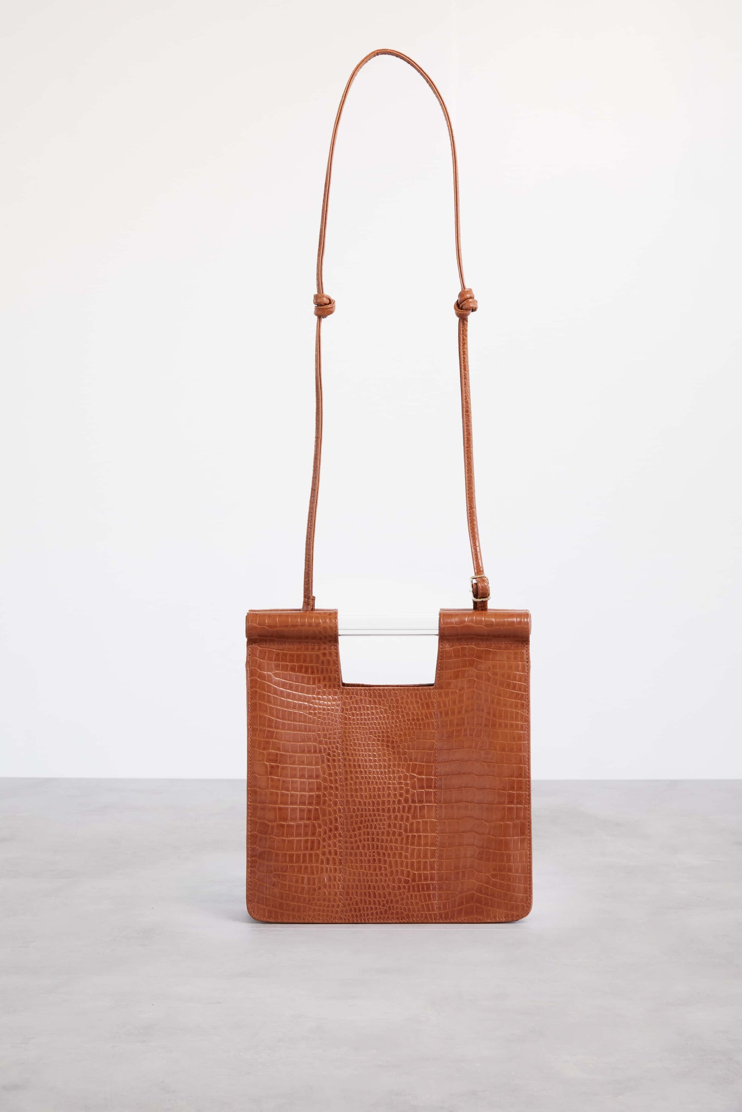 Crossbody Cognac Croc Front Strap