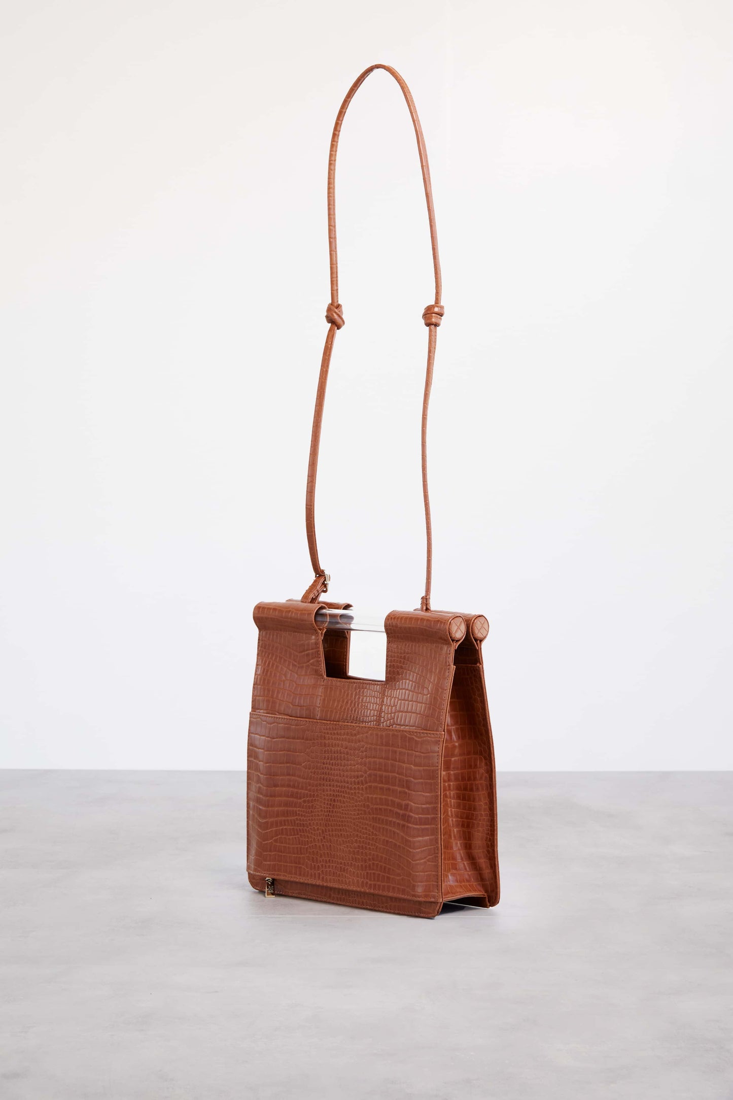 Crossbody Cognac Croc Front Strap