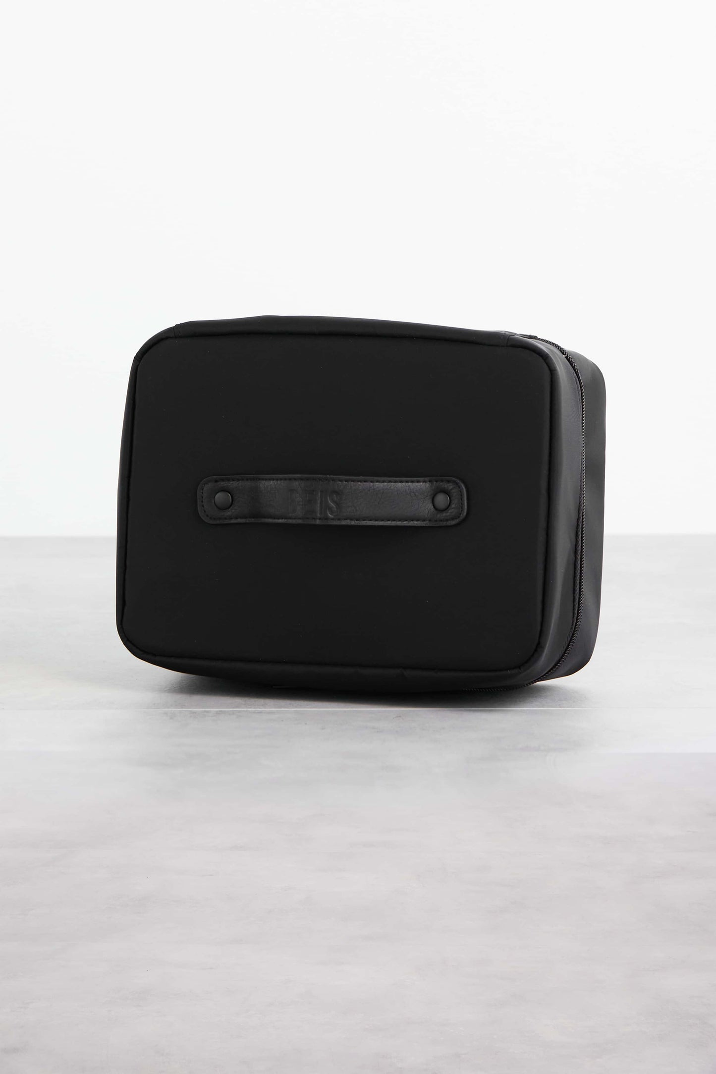 Hanging Cosmetic Case Black Top