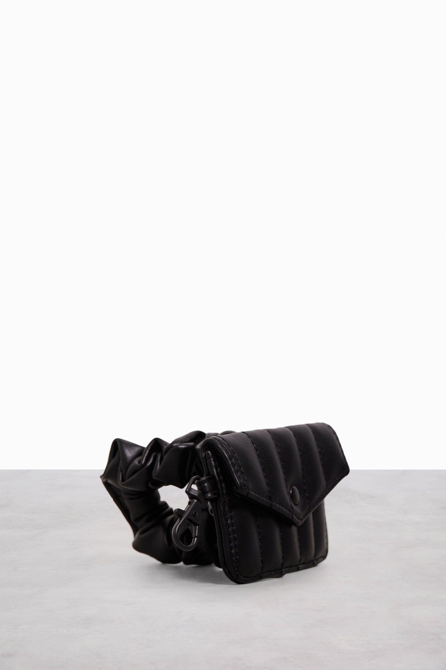 BEIS Koozie Sling Front Scrunchie