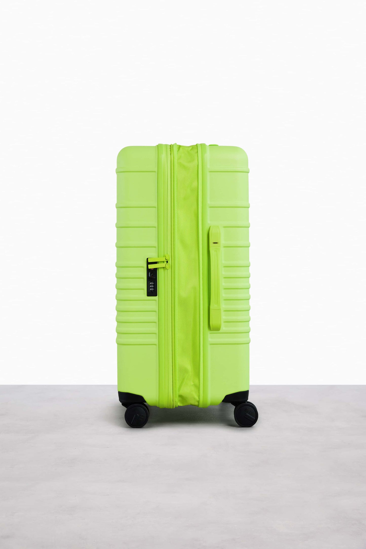 The 26" Check-In Roller in Citron