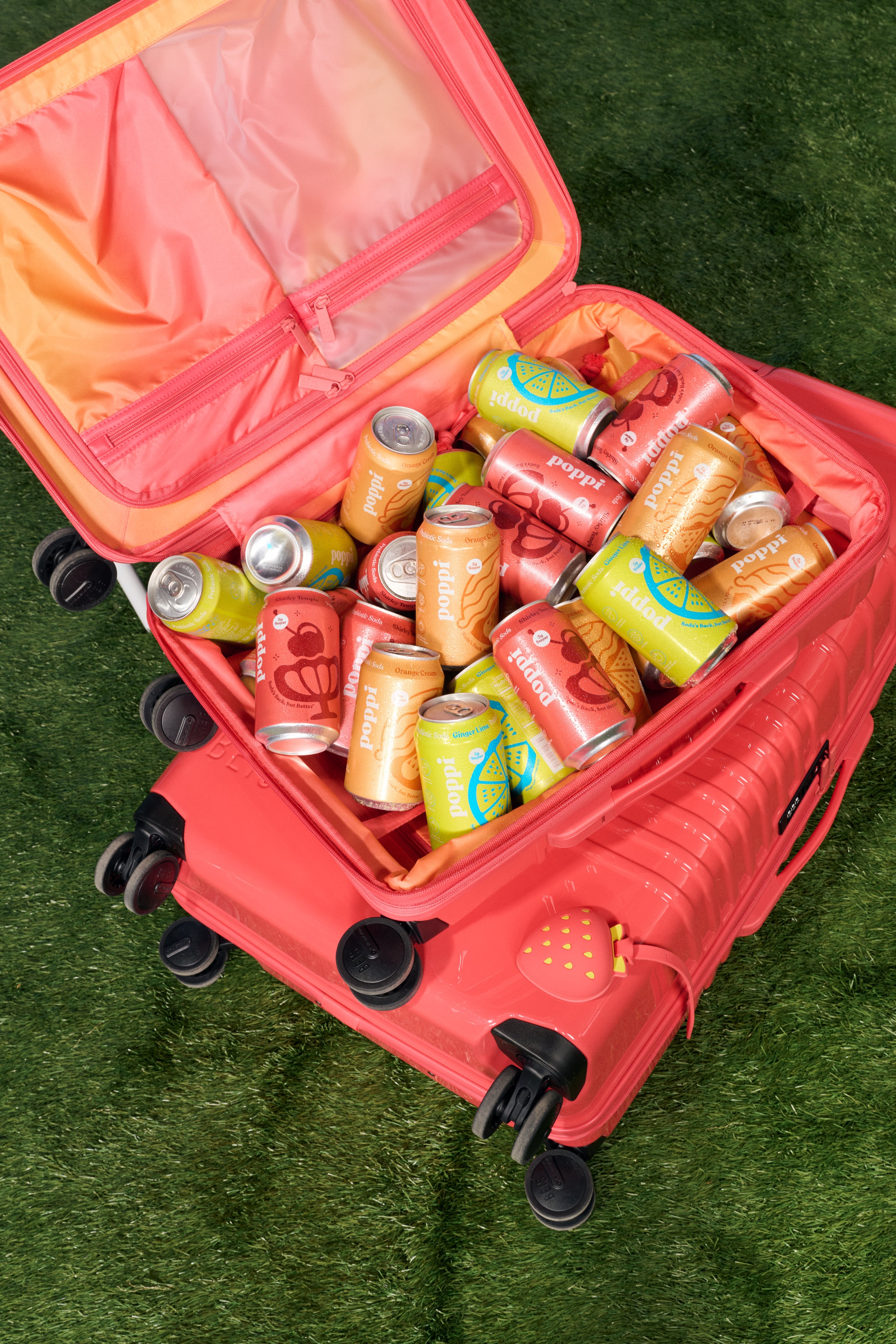 BÉIS x poppi The Carry-On Roller in Glossy Fruit Punch