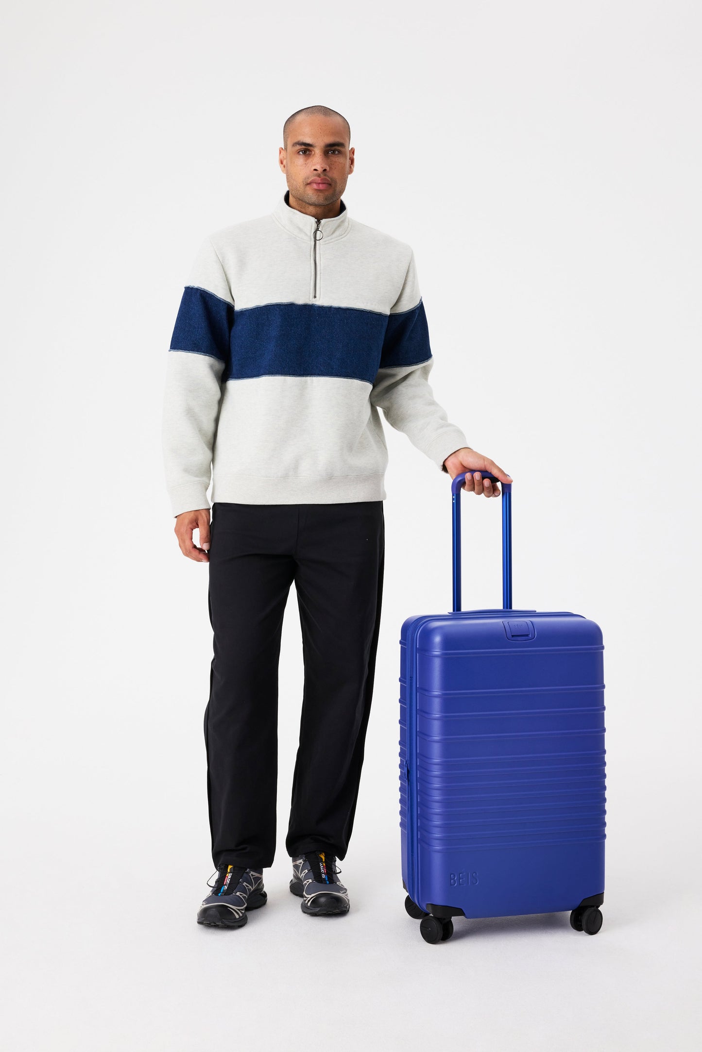 The Medium Check-In Roller in Cobalt Blue