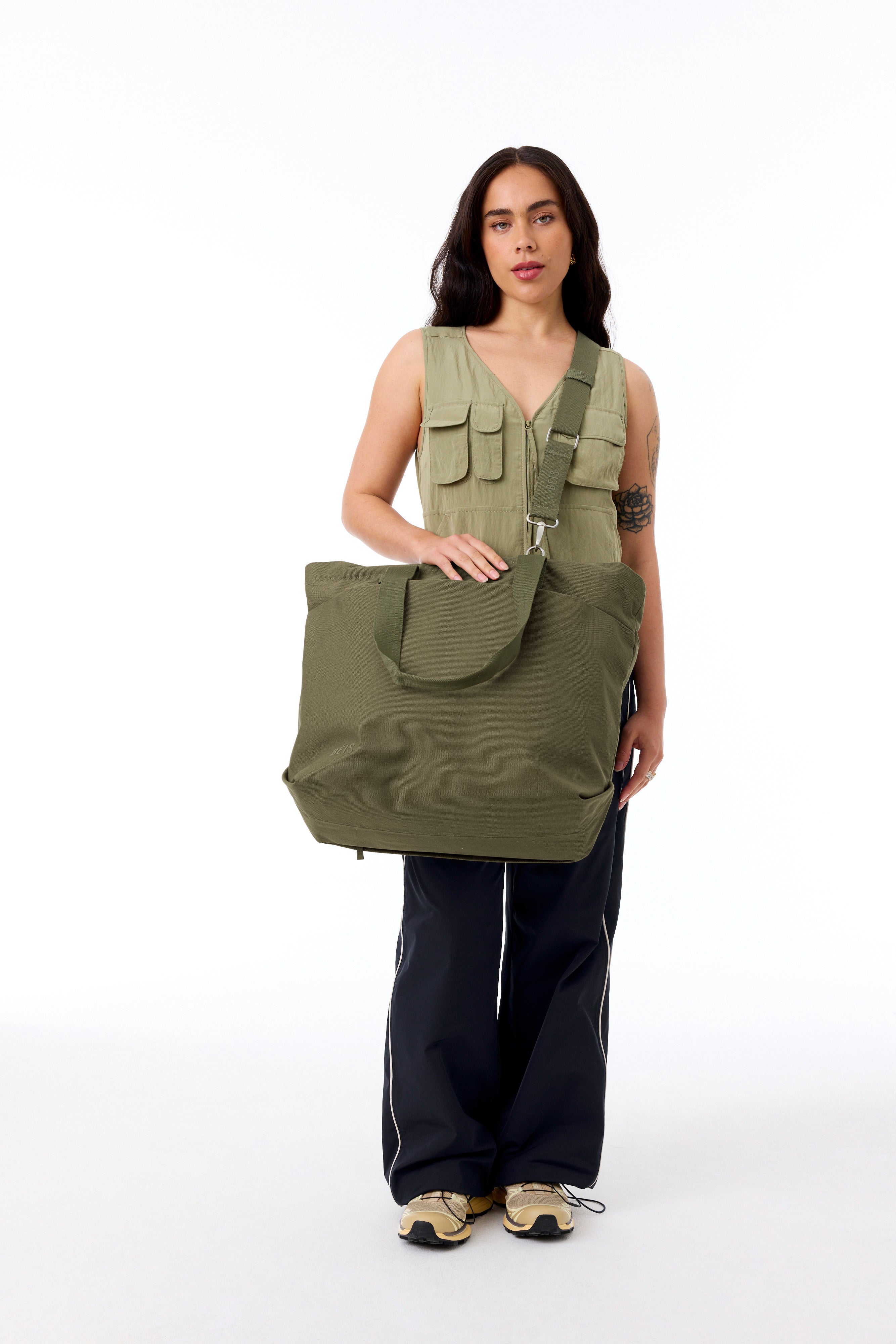 BEIS The Utility Tote in Olive Heavy Duty Large Travel Tote in Olive Green