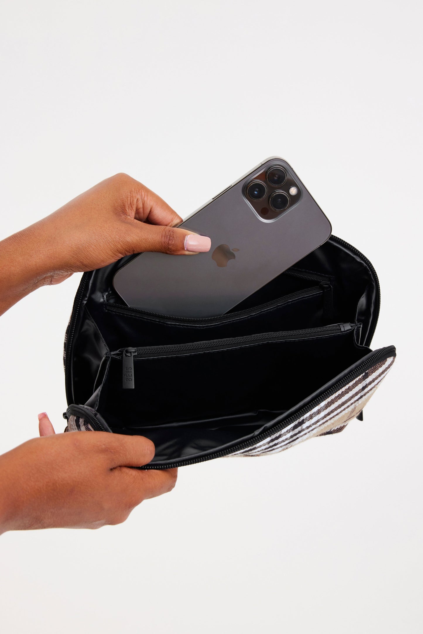 The Cosmetic Pouch Set in Plaid