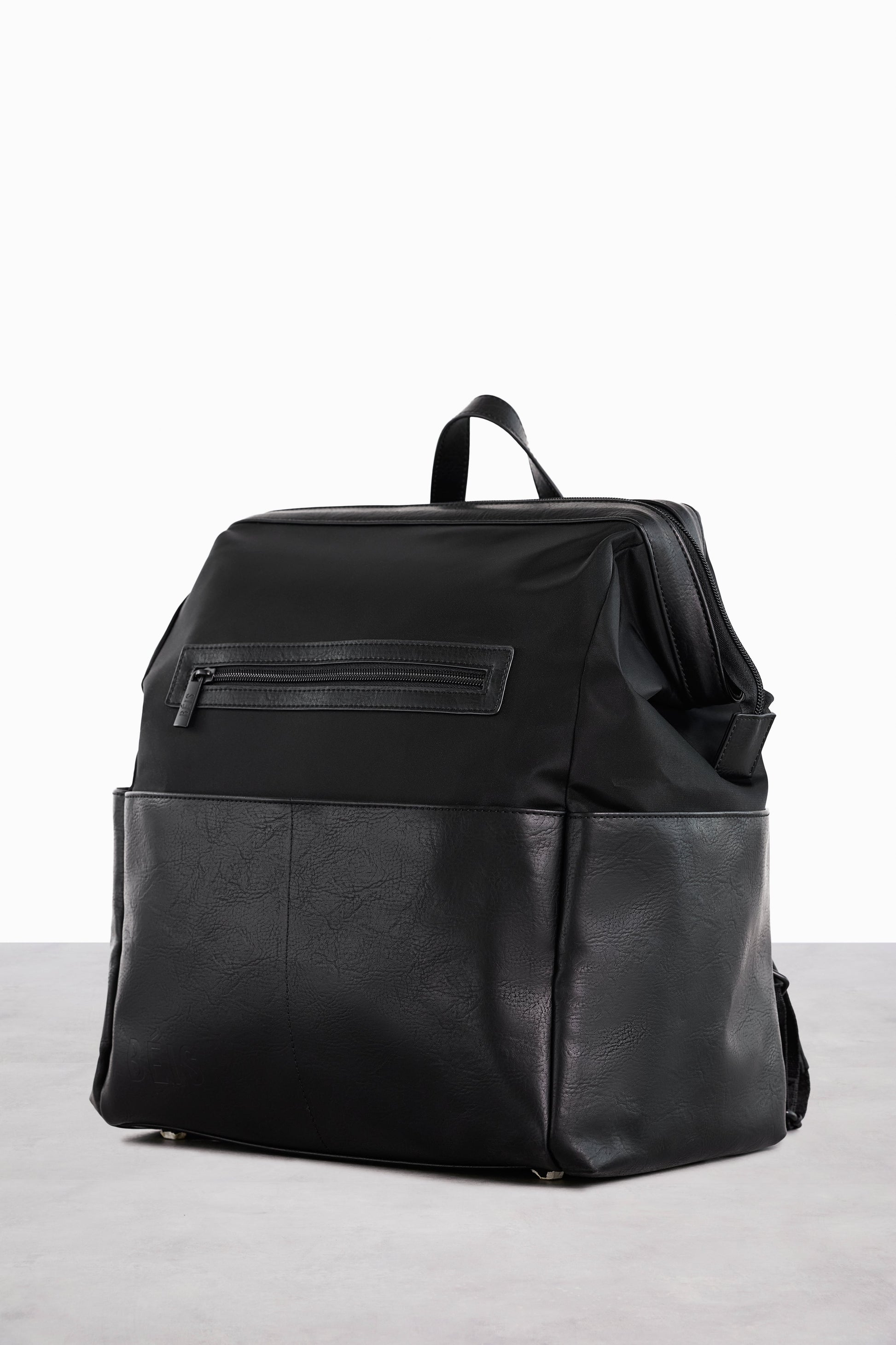 black leather changing bag backpack BÉIS 'The Diaper Backpack' in Black