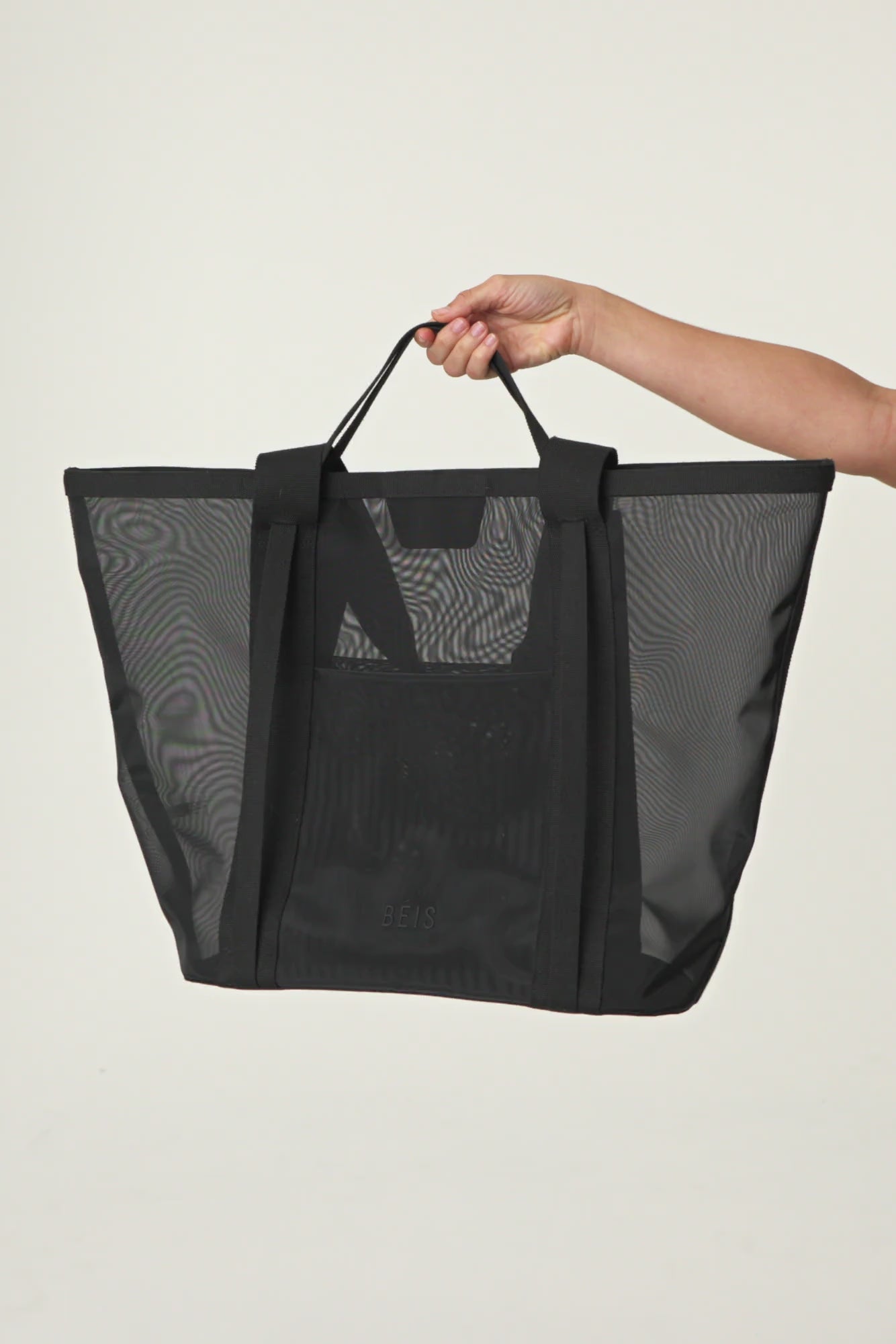 BÉIS 'The Mesh Beach Tote' in Black - Mesh Beach Bag & Beach Tote Bag ...
