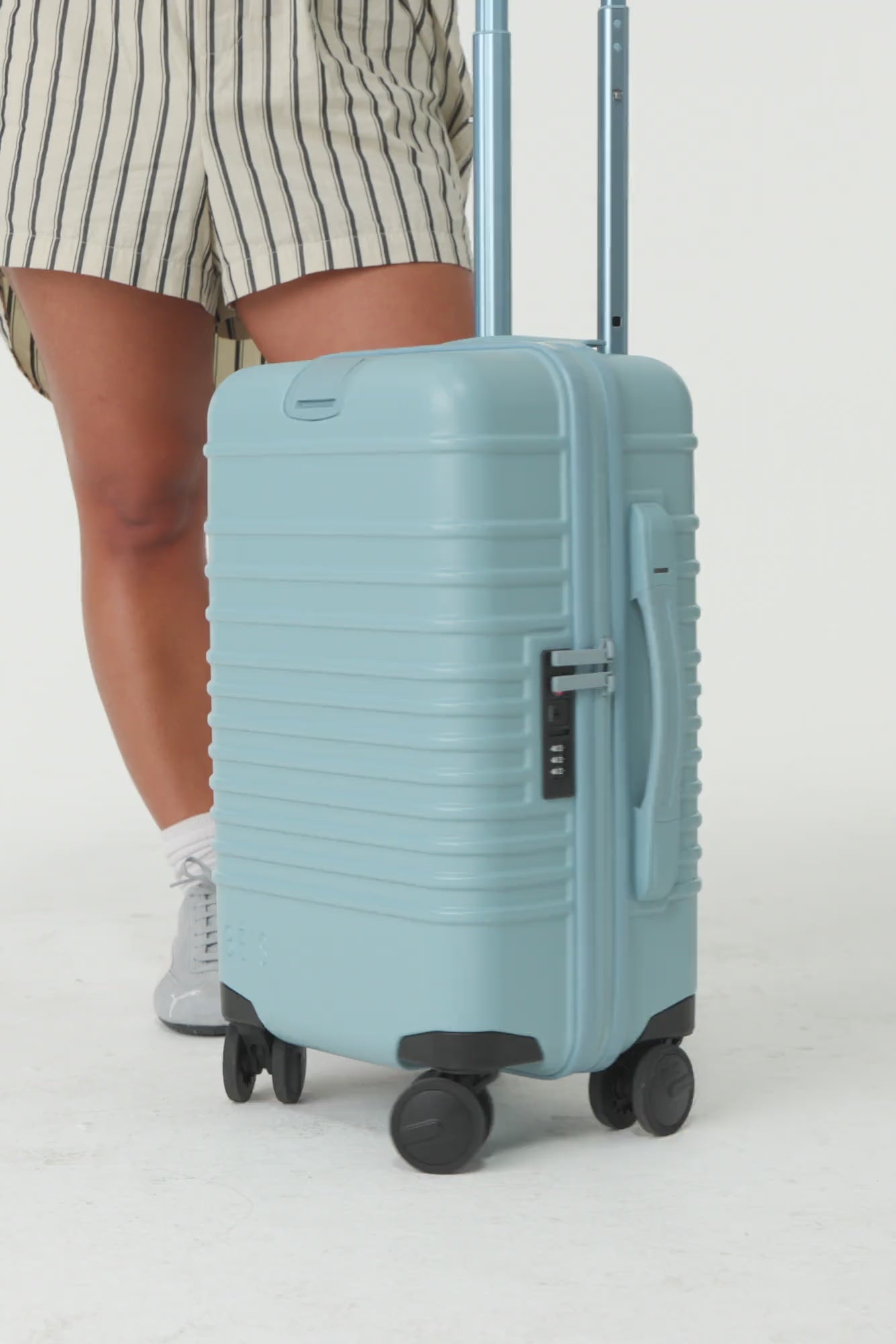 Gap x BÉIS The Small Carry-On Roller in Denim Blue