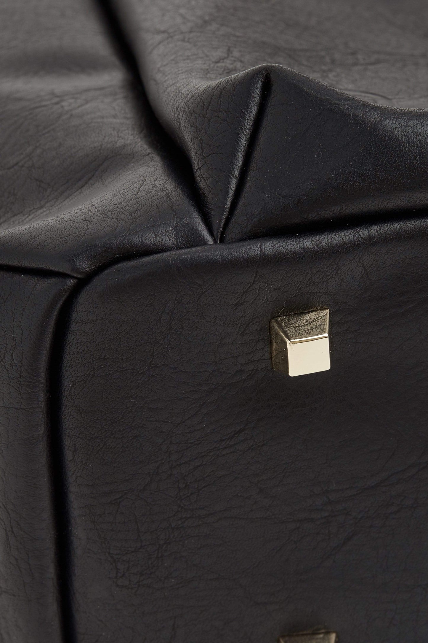 Diaper Bag Black Bottom Detail