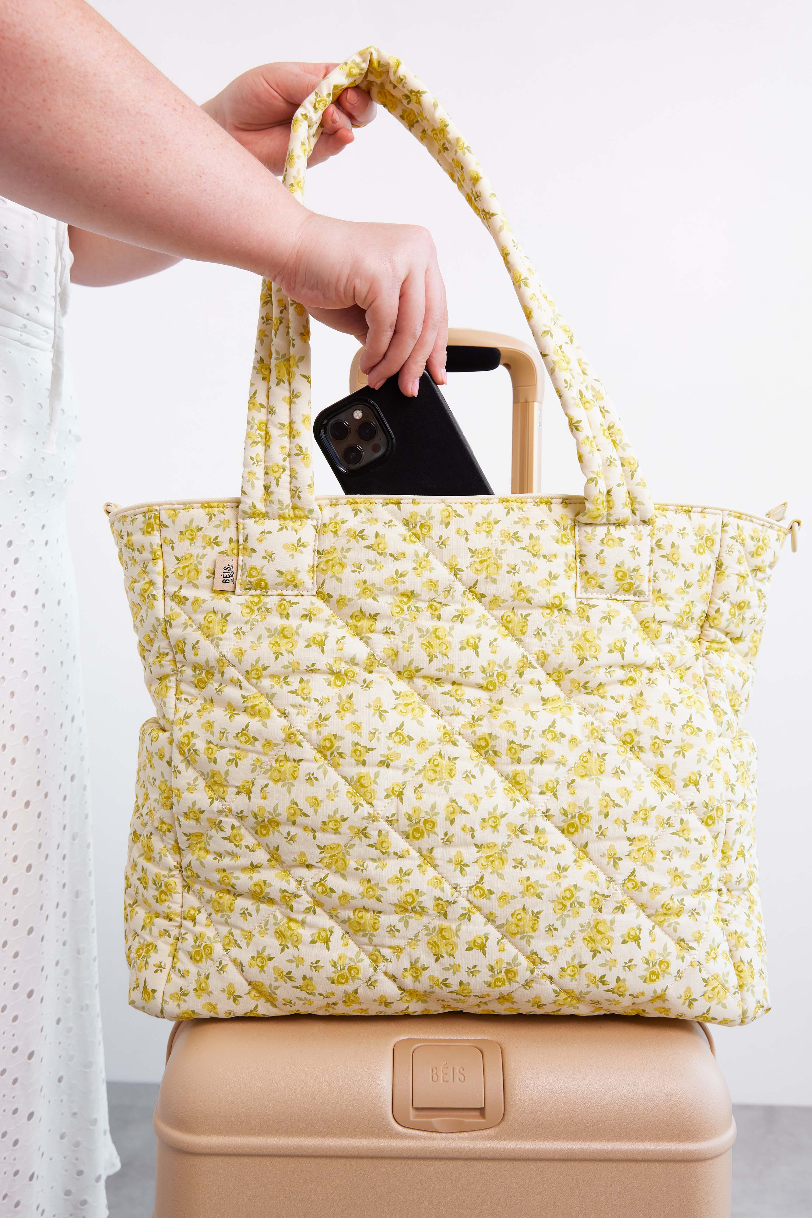 Floral tote outlet