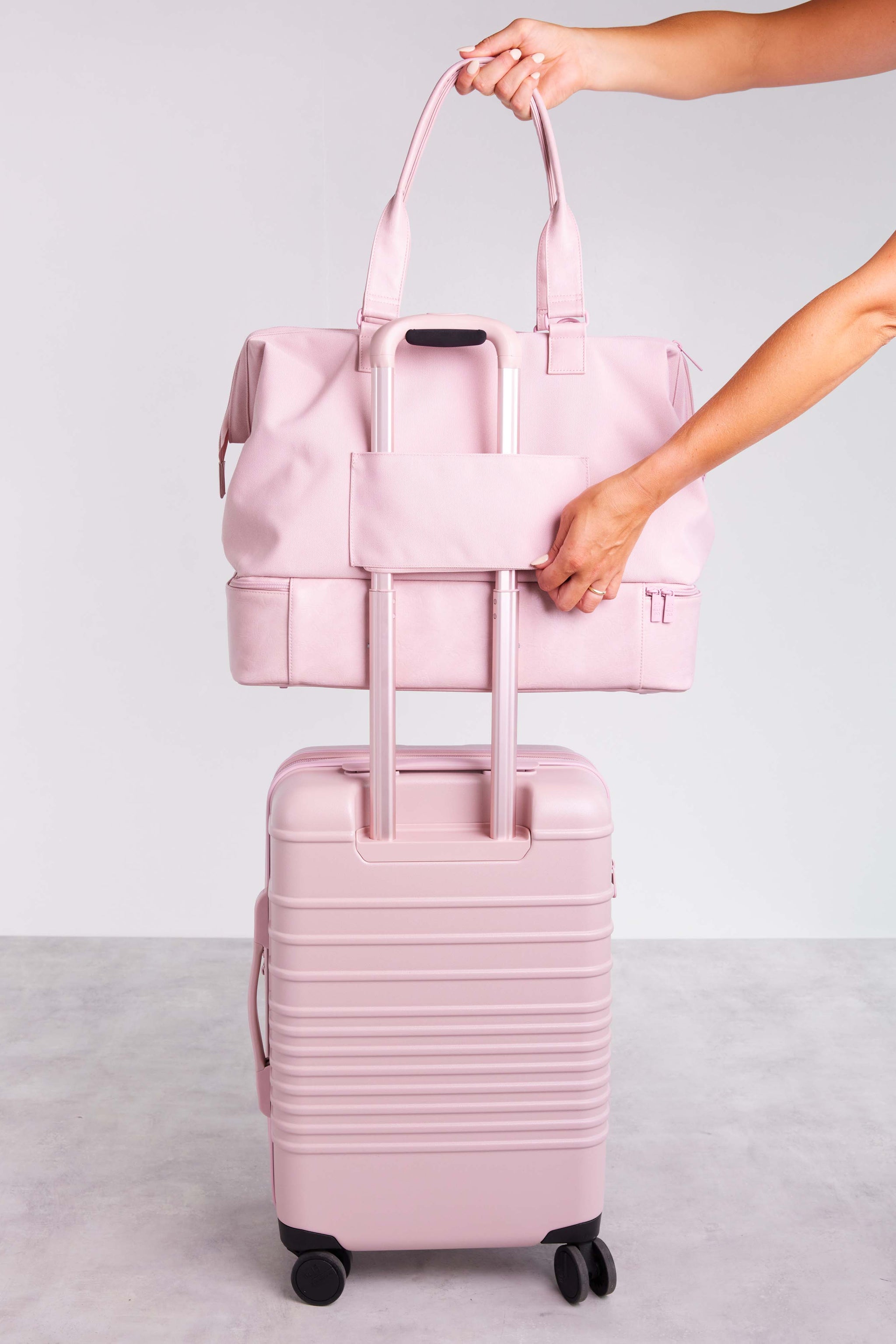 BÉIS 'The Weekender' in Atlas Pink - Pink Weekender Bag | BÉIS Travel UK
