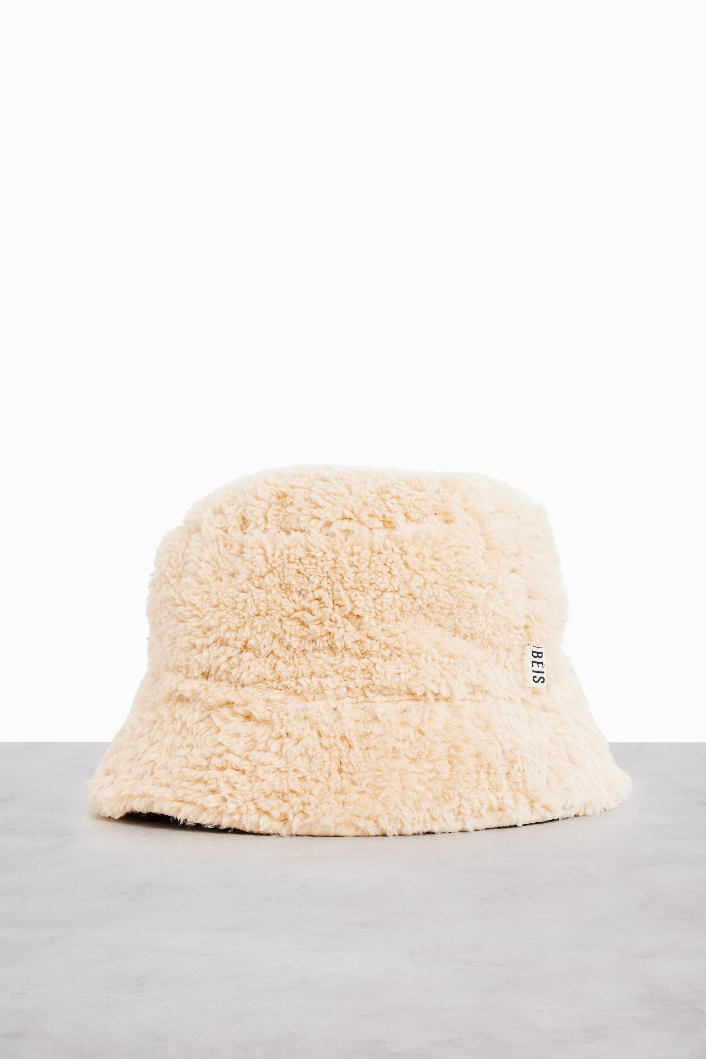 BÉIS 'The Bucket Hat' in Beige