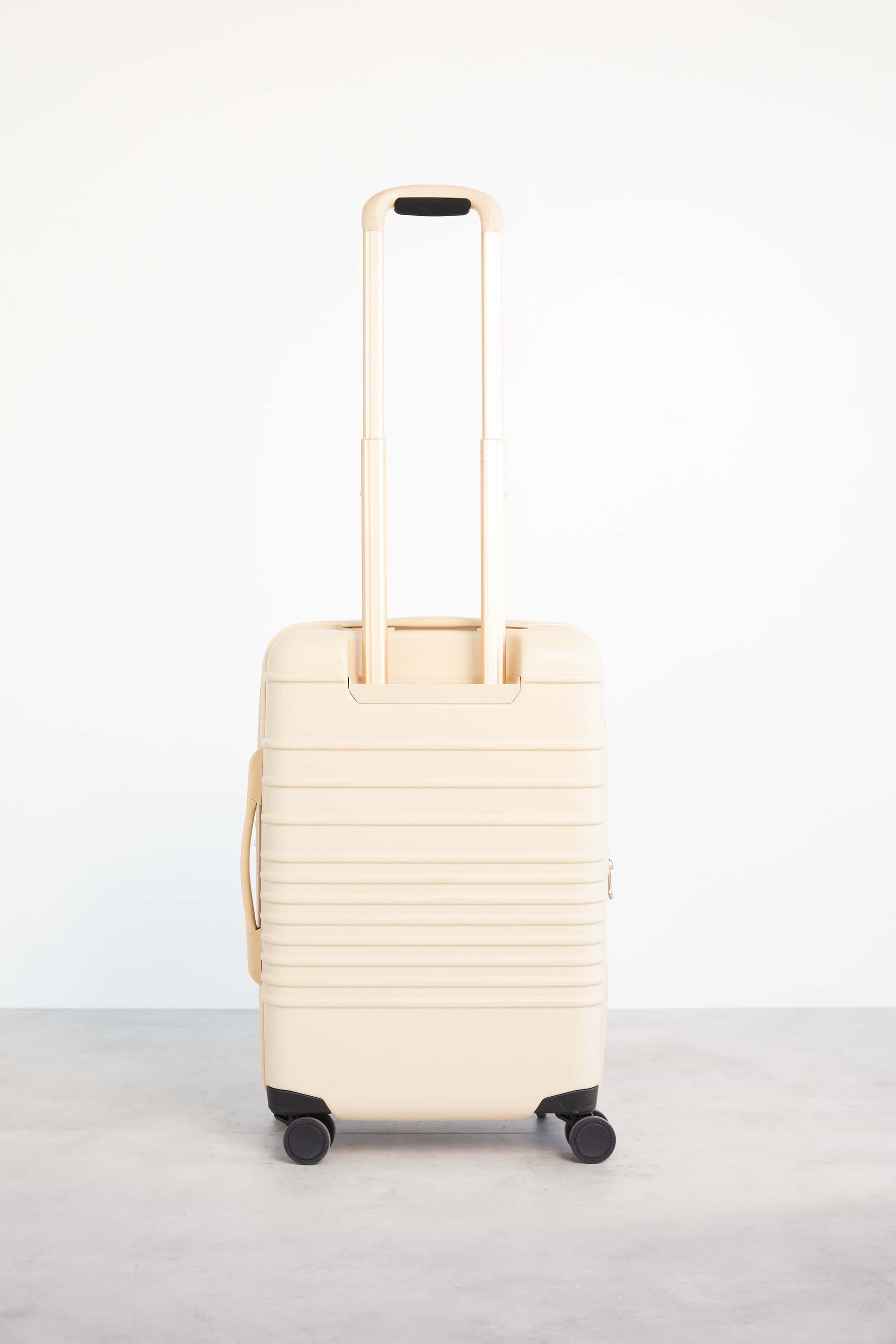 BÉIS 'The Carry-On Roller' in Beige - 21" Carry On Rolling Luggage in ...