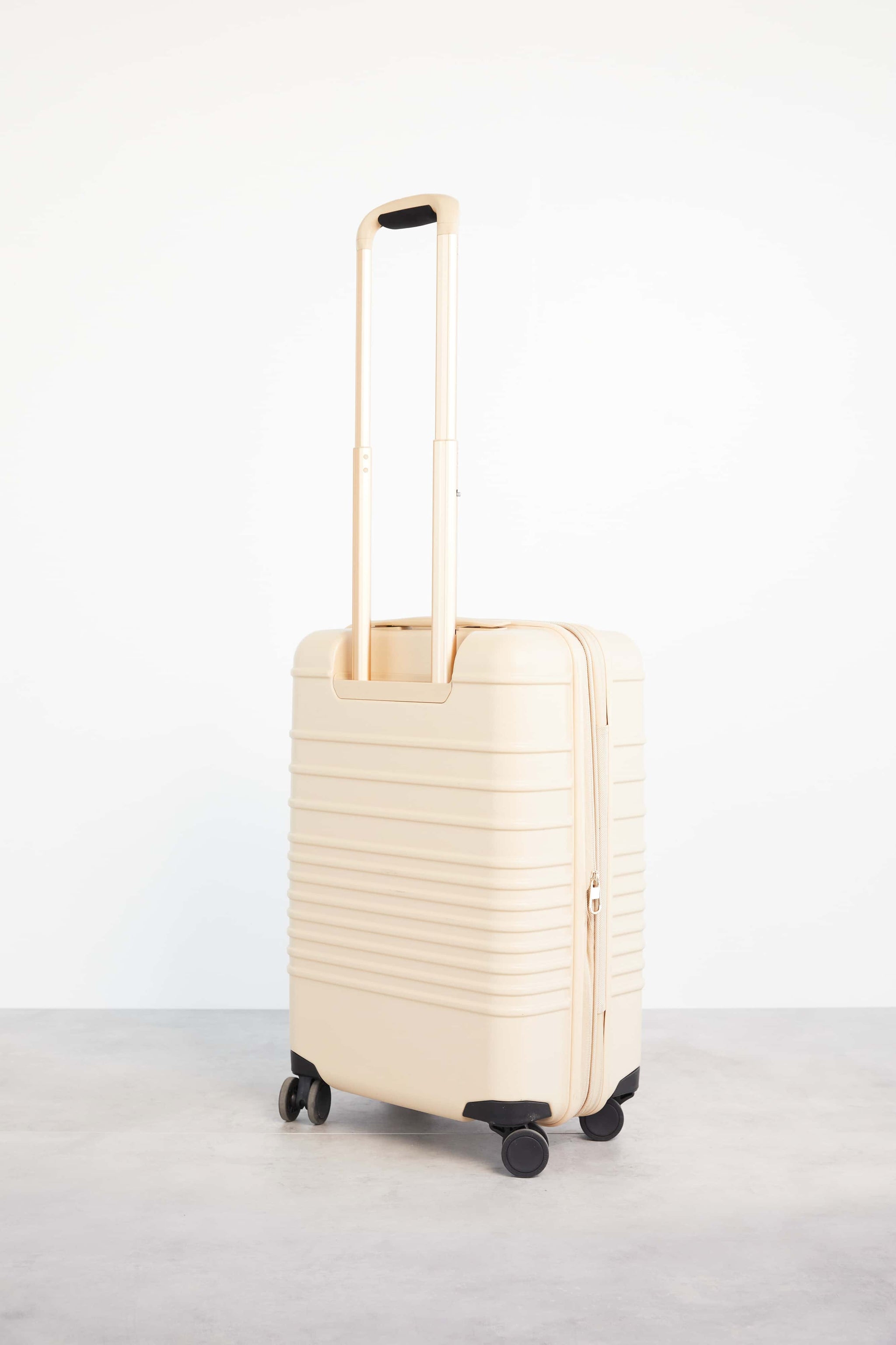 BÉIS 'The Carry-On Roller' in Beige - 21" Carry On Rolling Luggage in ...