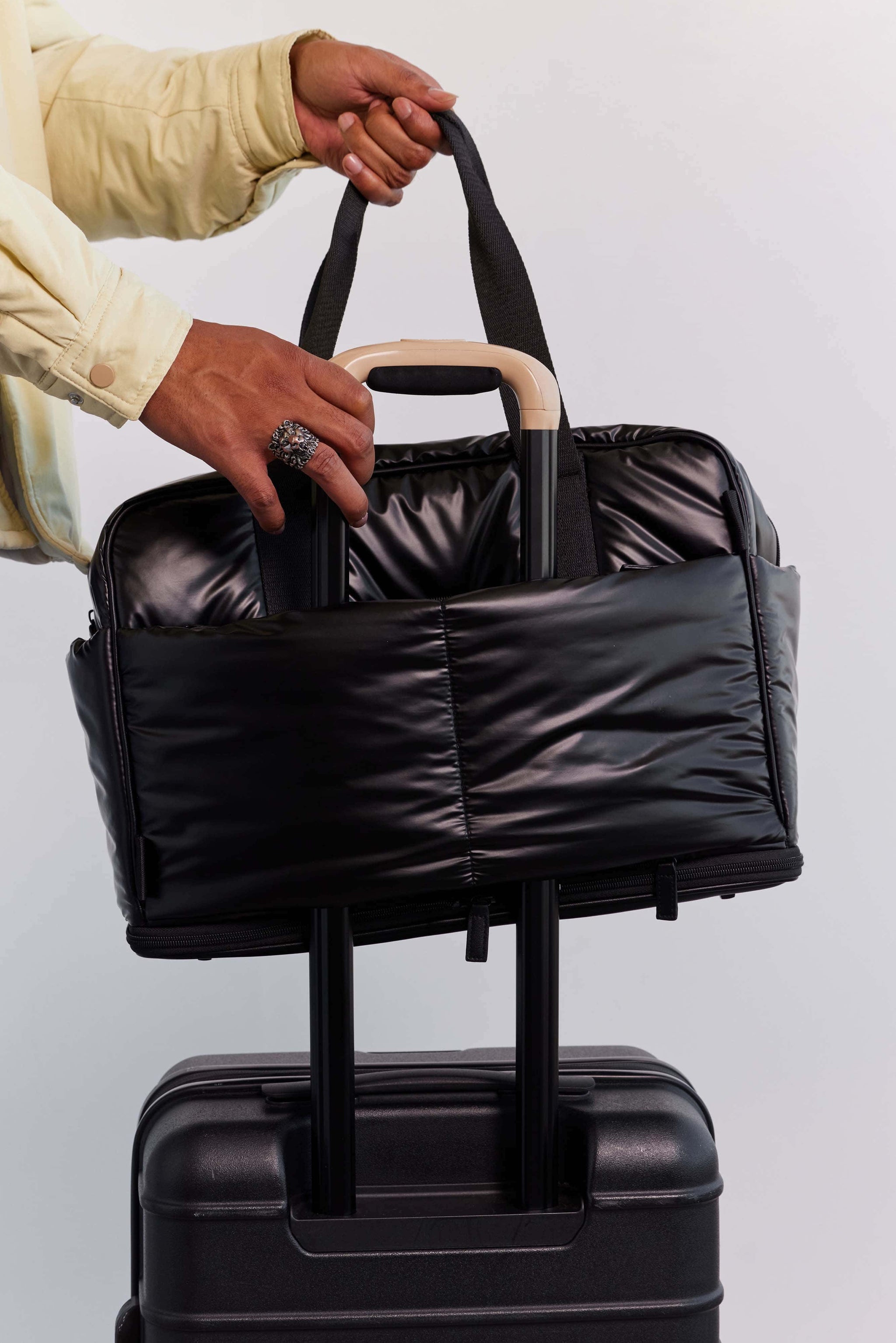 BÉIS 'The Expandable Duffle Bag' in Black BÉIS Travel UK