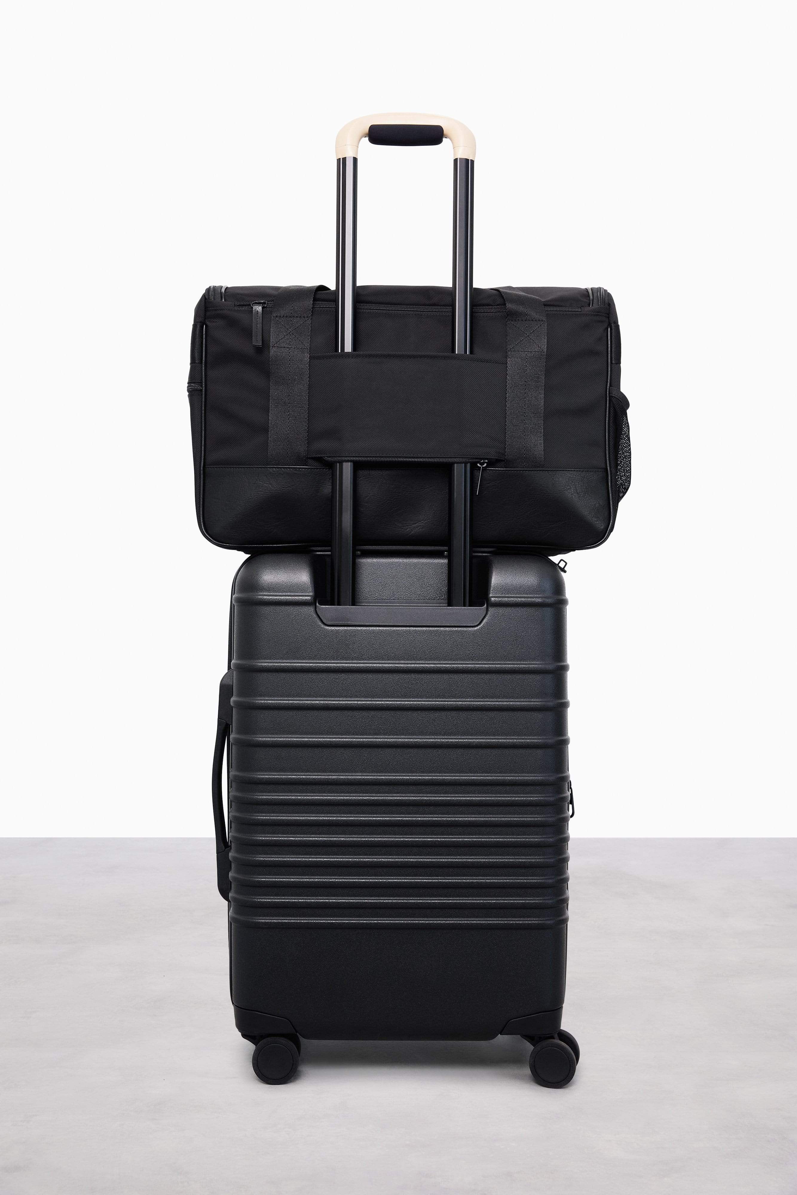 Beis carry hot sale on luggage